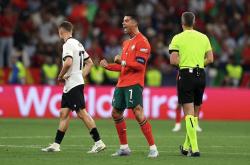 开云体育平台-欧洲杯特别报道：淘汰阶段纷争升级，角逐惊心的简单介绍