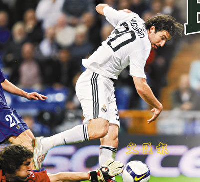 基达菲主场苦战，简单冲动惹众怒！