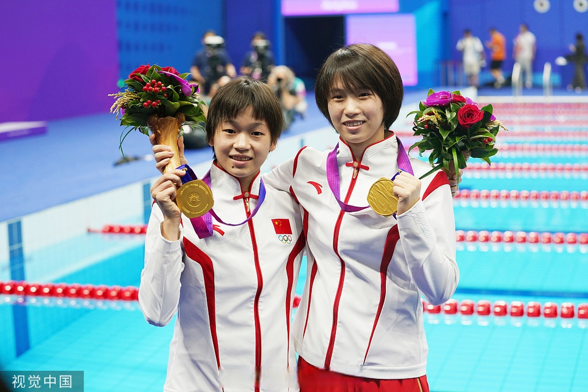 包含跳水女子比赛中国选手包揽金银的词条