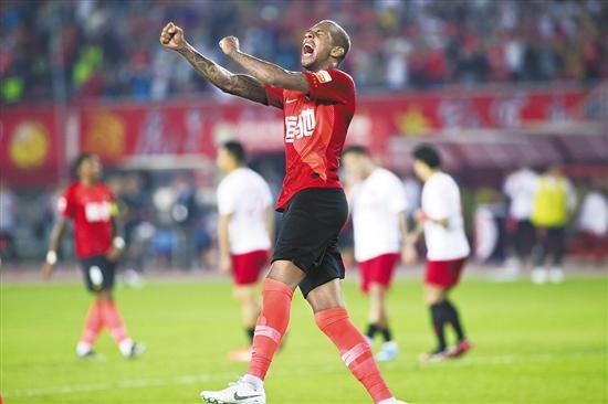 广州恒大豪取客场胜利，领跑积分榜的简单介绍