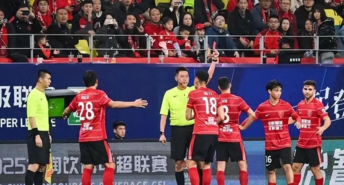 云南队后卫在比赛中频频得分，成为核心