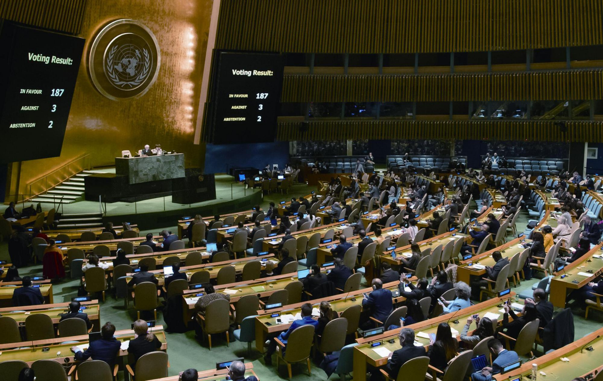 关于广州恒大客场惨败，教练组紧急开会研究对策的信息